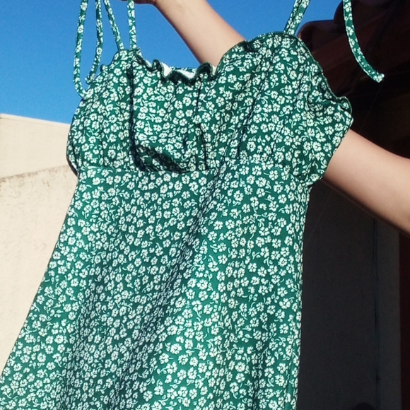 DRESS - Picture 3 of 4